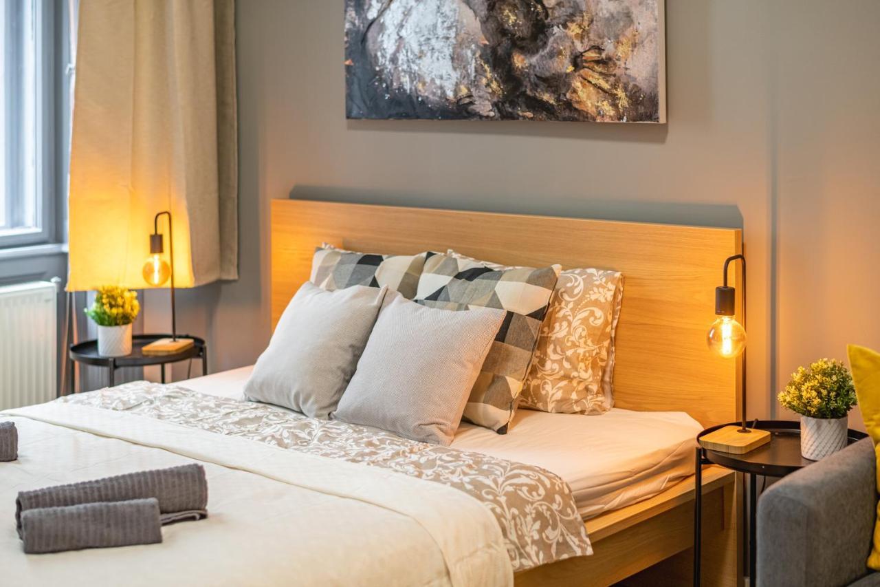 Deluxe Kazincy Apartment In The Heart Of Budapest Luaran gambar