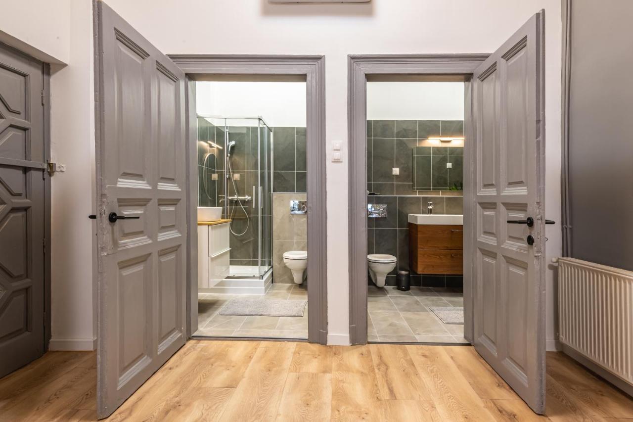 Deluxe Kazincy Apartment In The Heart Of Budapest Luaran gambar