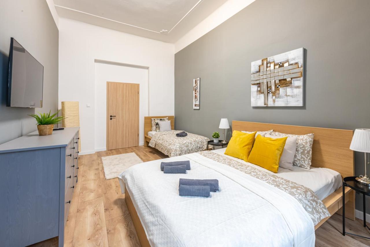 Deluxe Kazincy Apartment In The Heart Of Budapest Luaran gambar
