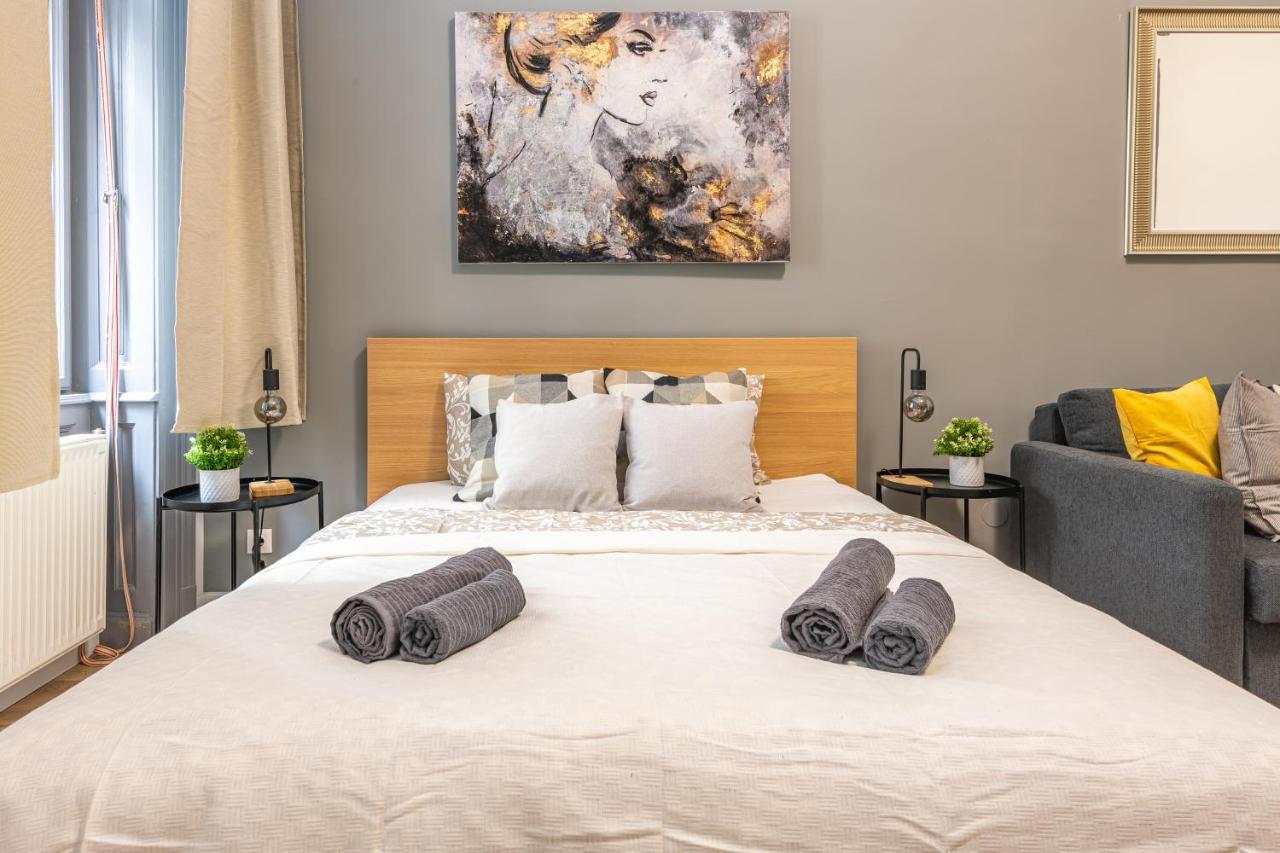 Deluxe Kazincy Apartment In The Heart Of Budapest Luaran gambar
